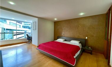 Apartaestudio en el San Fernando Plaza para la renta amoblada, piso 4