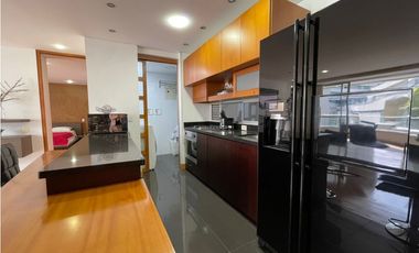 Apartaestudio en el San Fernando Plaza para la renta amoblada, piso 4