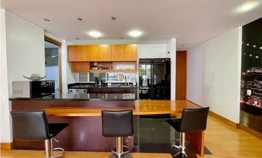 Apartaestudio en el San Fernando Plaza para la renta amoblada, piso 4