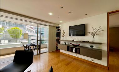 Apartaestudio en el San Fernando Plaza para la renta amoblada, piso 4