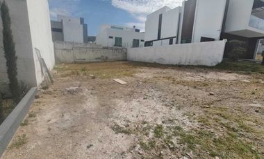 Terreno en Venta en Fraccionamiento Los Robles OPORTUNIDAD