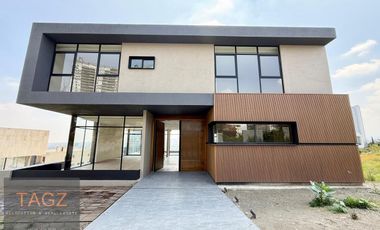 Venta moderna casa Incanto Bosque Real 4 recamaras mas estudio