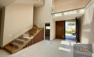 Venta moderna casa Incanto Bosque Real 4 recamaras mas estudio