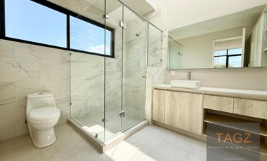 Venta moderna casa Incanto Bosque Real 4 recamaras mas estudio