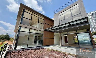 Venta moderna casa Incanto Bosque Real 4 recamaras mas estudio