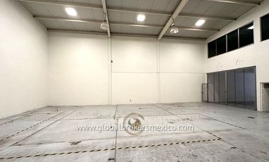 Almacén con Oficinas y Local Comercial sobre Av. Mexico, Col. Ladrón de Guevara