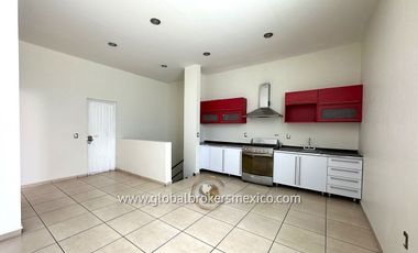 Almacén con Oficinas y Local Comercial sobre Av. Mexico, Col. Ladrón de Guevara