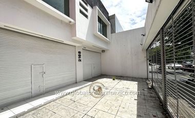 Almacén con Oficinas y Local Comercial sobre Av. Mexico, Col. Ladrón de Guevara