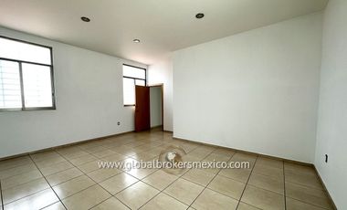 Almacén con Oficinas y Local Comercial sobre Av. Mexico, Col. Ladrón de Guevara