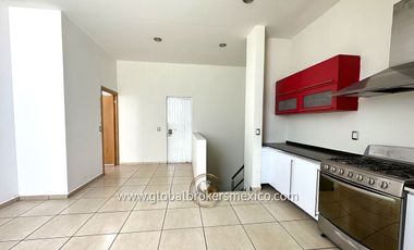 Almacén con Oficinas y Local Comercial sobre Av. Mexico, Col. Ladrón de Guevara