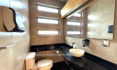 Almacén con Oficinas y Local Comercial sobre Av. Mexico, Col. Ladrón de Guevara