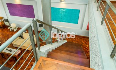 Casa en venta con cochera en Grand Bourg