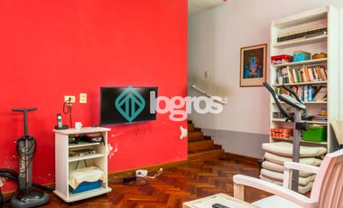 Casa en venta con cochera en Grand Bourg