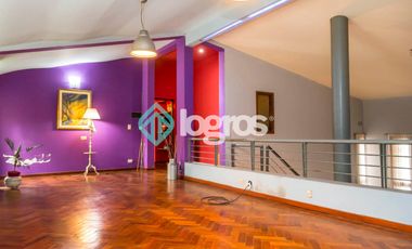 Casa en venta con cochera en Grand Bourg