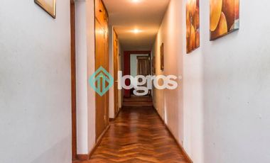 Casa en venta con cochera en Grand Bourg