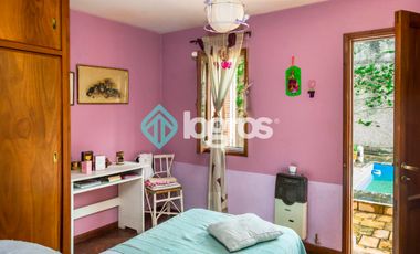 Casa en venta con cochera en Grand Bourg