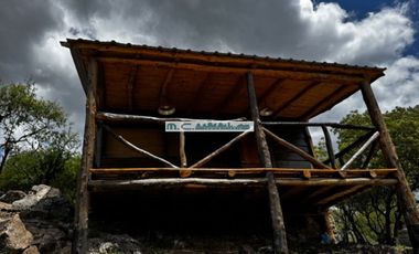 AT158. CUESTA BLANCA. CABAÑA DE TRONCO 2/3 PAX C/PILETA