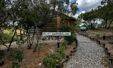 AT158. CUESTA BLANCA. CABAÑA DE TRONCO 2/3 PAX C/PILETA