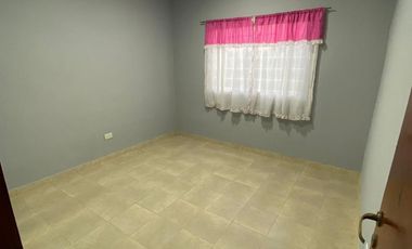 Casa en  venta B° 8 de agosto centenario