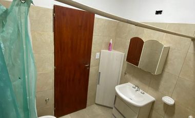 Casa en  venta B° 8 de agosto centenario