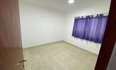 Casa en  venta B° 8 de agosto centenario