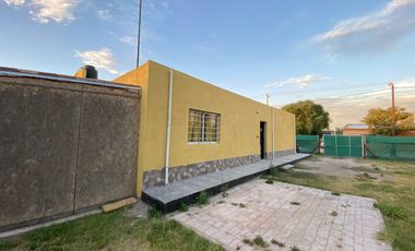 Casa en  venta B° 8 de agosto centenario
