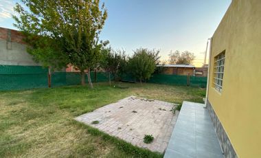 Casa en  venta B° 8 de agosto centenario