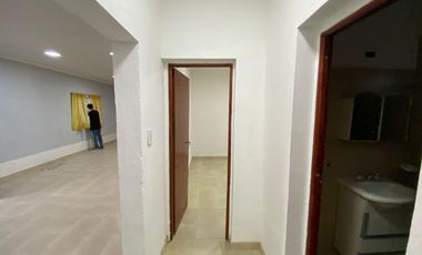 Casa en  venta B° 8 de agosto centenario