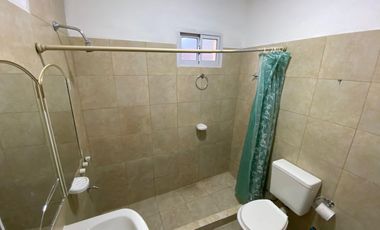 Casa en  venta B° 8 de agosto centenario