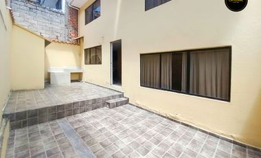 Casa de venta en Monay Shopping - Av. Los Andes - Av. Gonzalez Suarez – código:22151