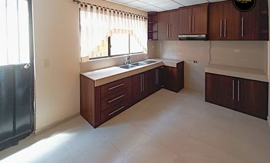 Casa de venta en Monay Shopping - Av. Los Andes - Av. Gonzalez Suarez – código:22151