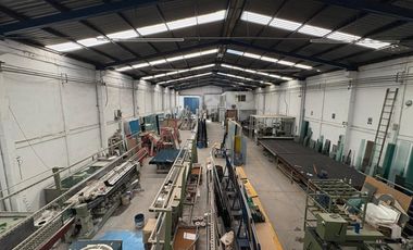 BODEGA CON OFICINAS EN AV SOLEDAD