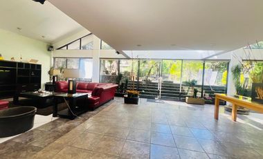 Casa de Lujo en Lomas Quebradas