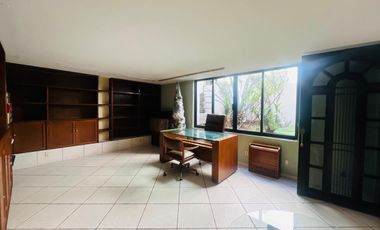 Casa de Lujo en Lomas Quebradas