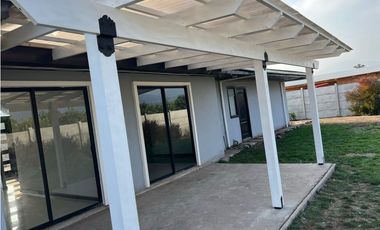 Arriendo Hermosa Parcela con casa en Quillota