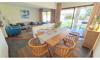 Venta casa 3D 3B y piscina Condominio Calle Larga