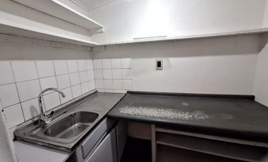 SE VENDE AMPLIA CASA  EN LO ESPEJO