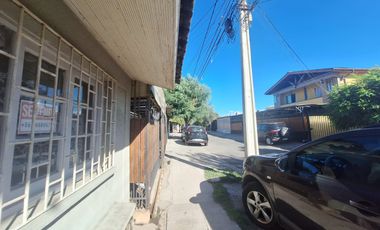 SE VENDE AMPLIA CASA  EN LO ESPEJO