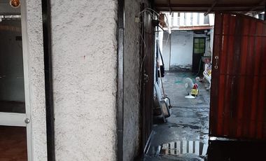 CASA AMPLIA CON POLENCIAL BIEN CONECTADA