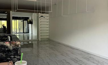 LOCAL EN VENTA EN EL URO