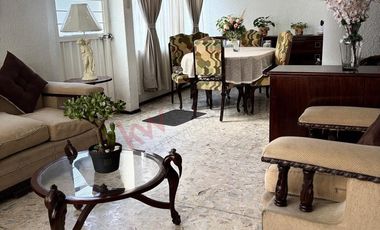 ¡Tu Nuevo Hogar en la Vibrante CDMX! Casa Espaciosa en Venta en Unidad Modelo!