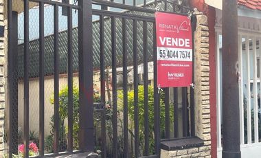 ¡Tu Nuevo Hogar en la Vibrante CDMX! Casa Espaciosa en Venta en Unidad Modelo!
