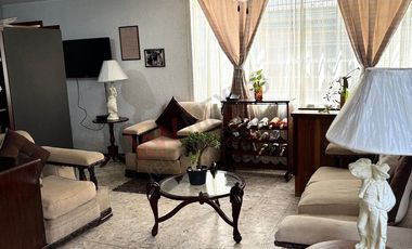 ¡Tu Nuevo Hogar en la Vibrante CDMX! Casa Espaciosa en Venta en Unidad Modelo!