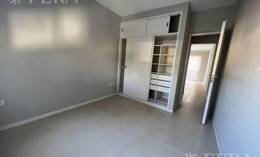 Venta de Departamento 2 ambientes con espacio guardacoche en Sarandi (32027)