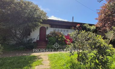 Casa Esquina en Isla Teja, Oportunidad Comercial