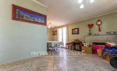 INCREÍBLE OPORTUNIDAD! Casa Esquina Enorme en Villa Macul: 375m²