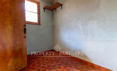 INCREÍBLE OPORTUNIDAD! Casa Esquina Enorme en Villa Macul: 375m²