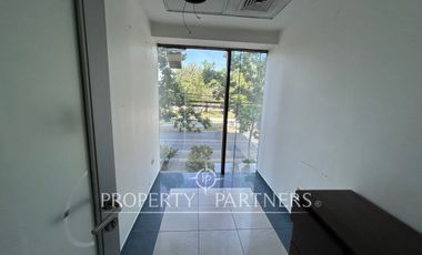 Luminoso local 319 m2 en dos pisos.