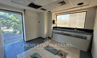 Luminoso local 319 m2 en dos pisos.