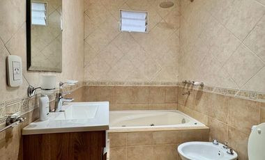 DEPTO EN PH 2 AMBIENTES EN CONDOMINIO CATEGORIA, 40m2, MUY LUMINOSO